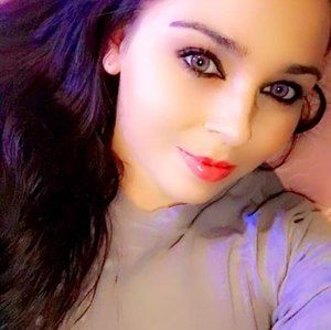 Meet your Posher, April